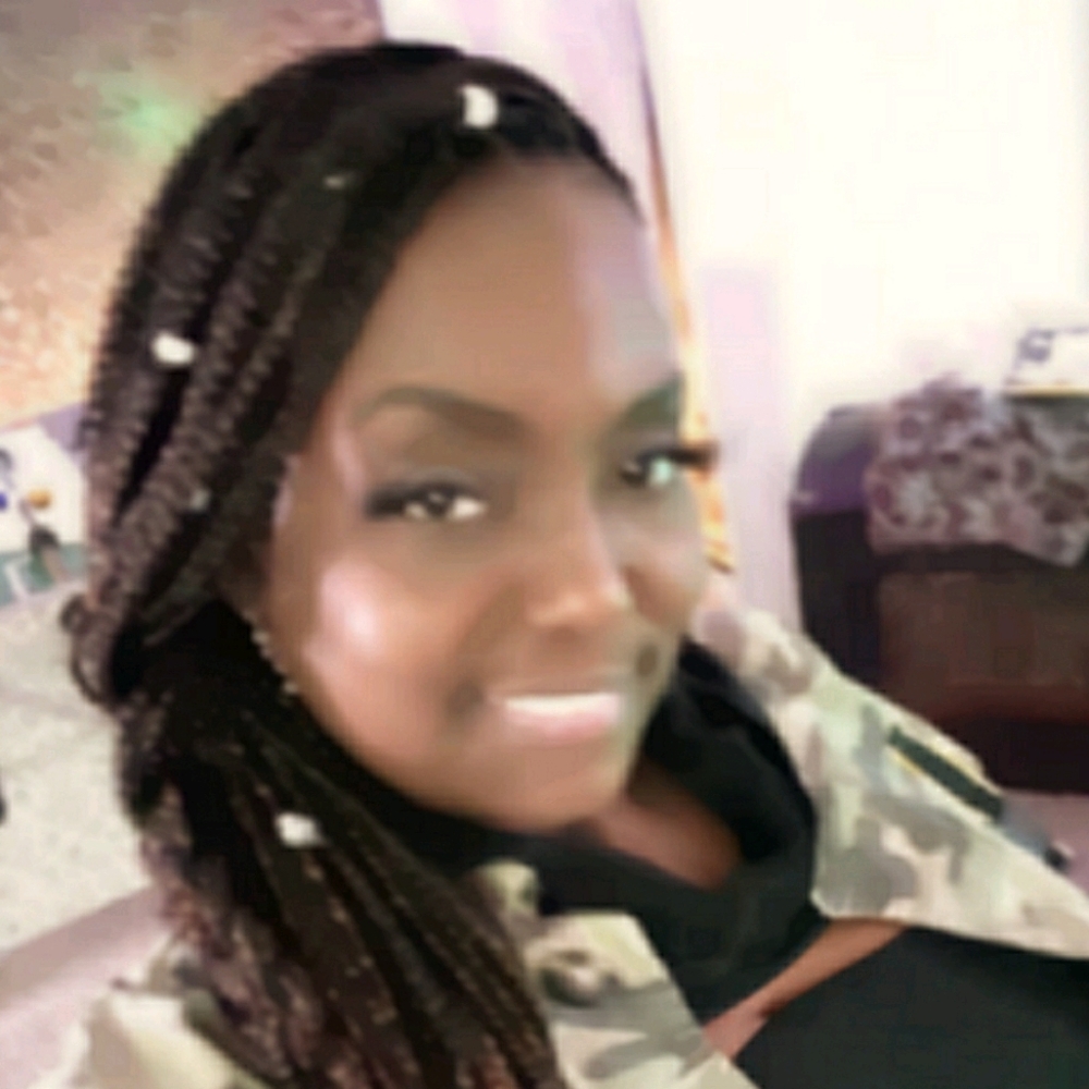 Meet your Posher, Monica